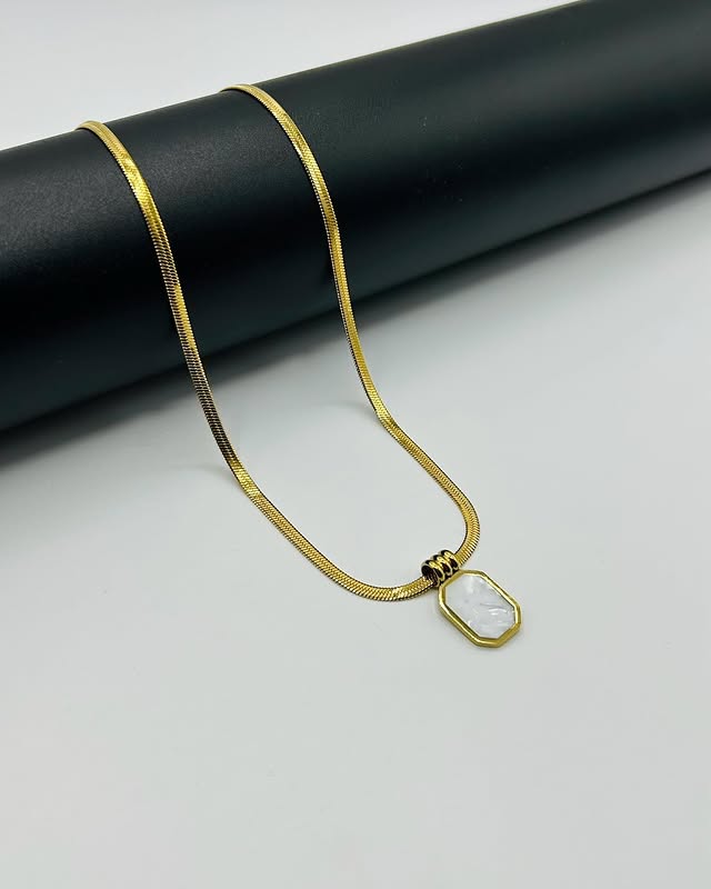 CLASSIC GOLD MESH CHAINED NECKLACE