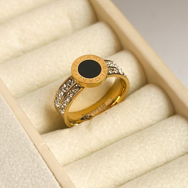 BLACK STONED RING