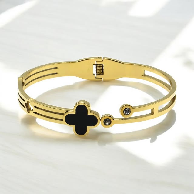 SLEEK BLACK STONE BRACELET