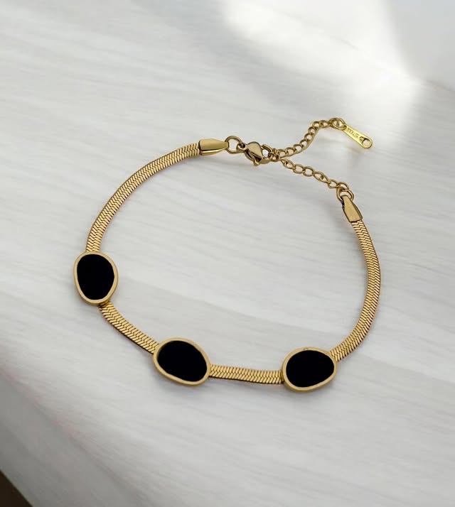 MESH BLACK STONE BRACELET