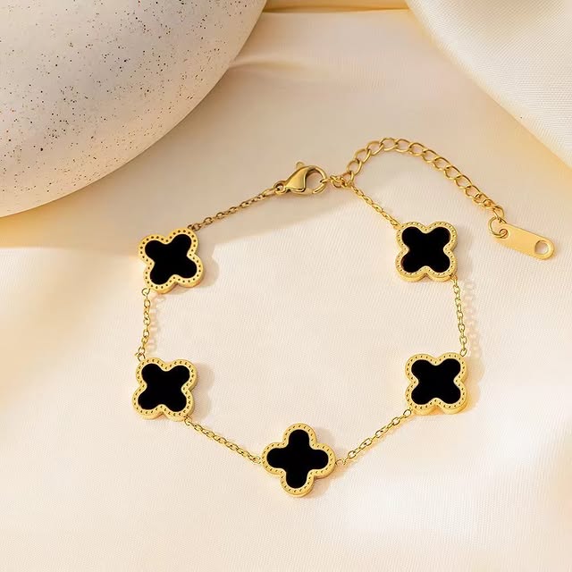 CHAINED BLACK LEAF BRACELET