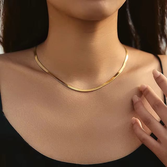 GOLD PLAIN NECKLACE