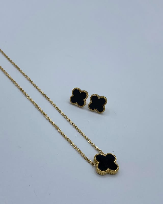 MIDNIGHT CLOVER NECKLACE SET