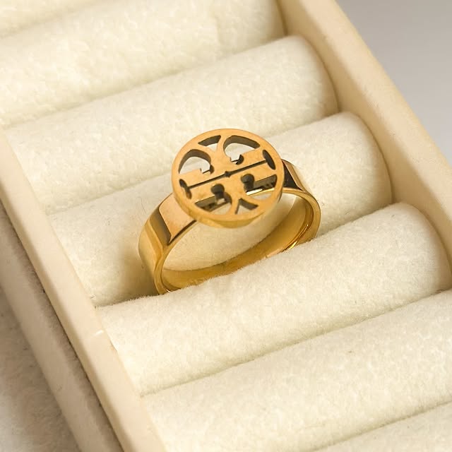 EMBELEM SHAPED RING