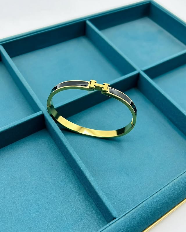 BLACK H BRACELET