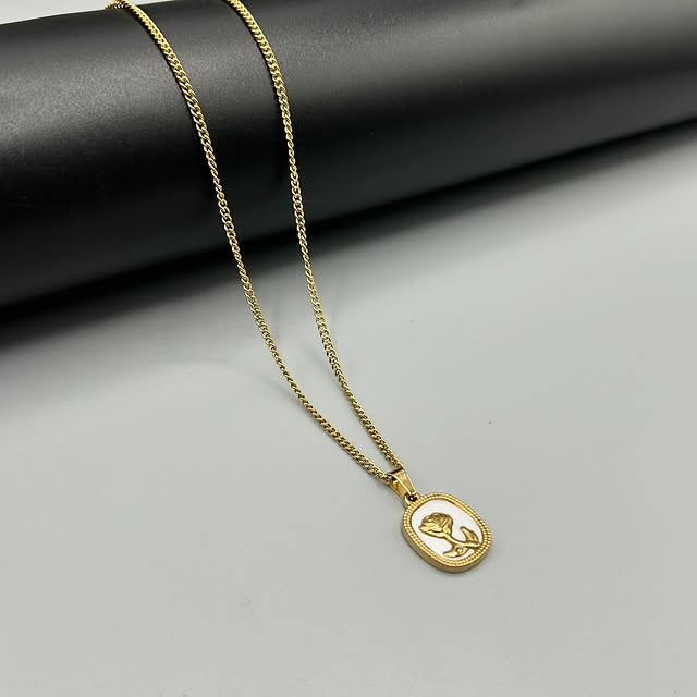 TIMELESS SPARK NECKLACE
