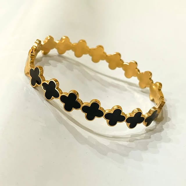 BLACK LEAF BRACELET